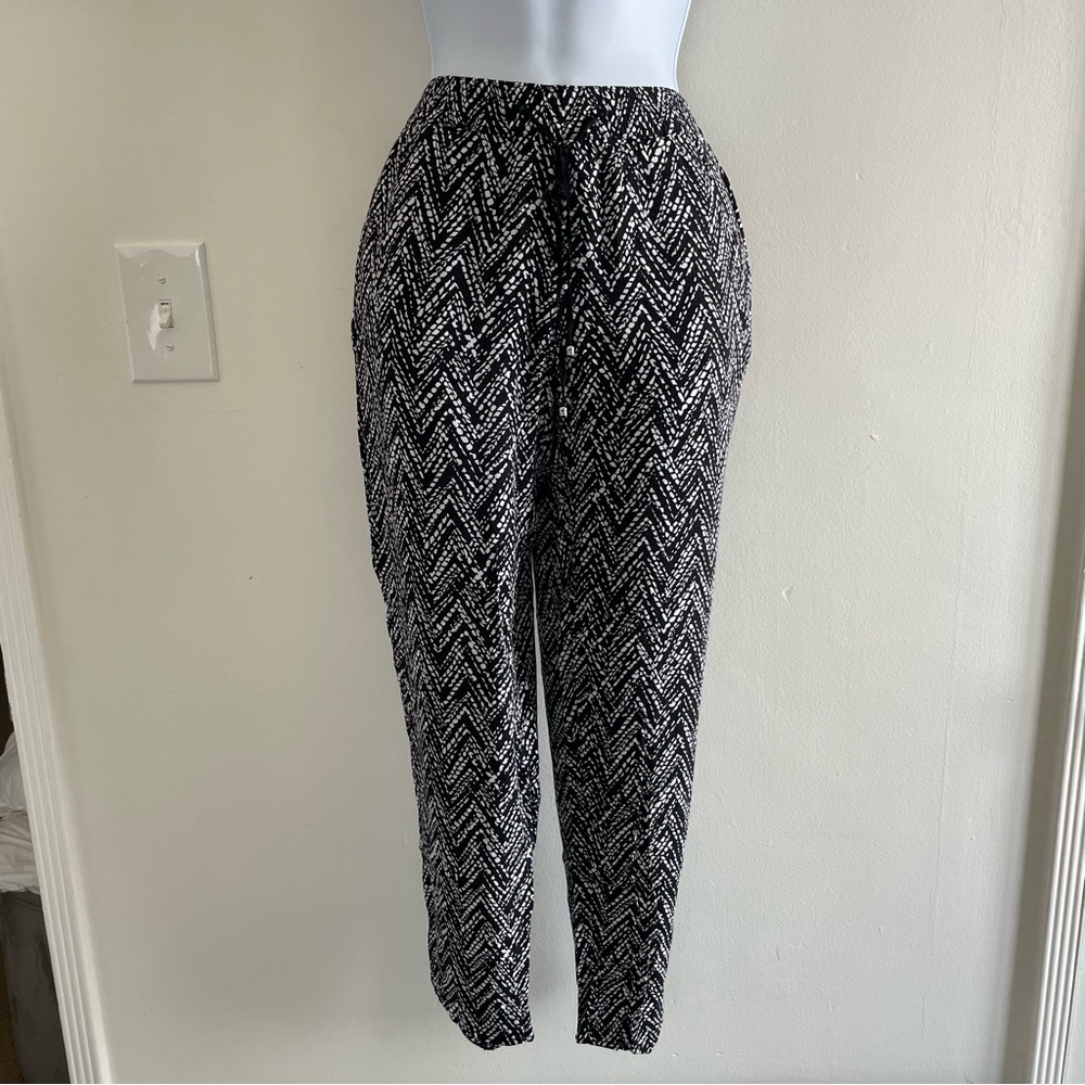 White House Black Market | Black & White Pattern Pants | Women’s Size 2